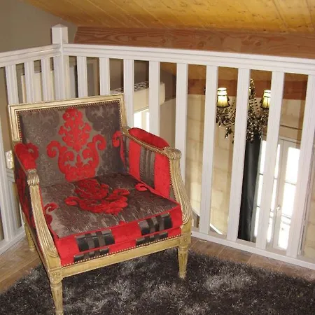 Гостевой дом Maison De La Commanderie 2*